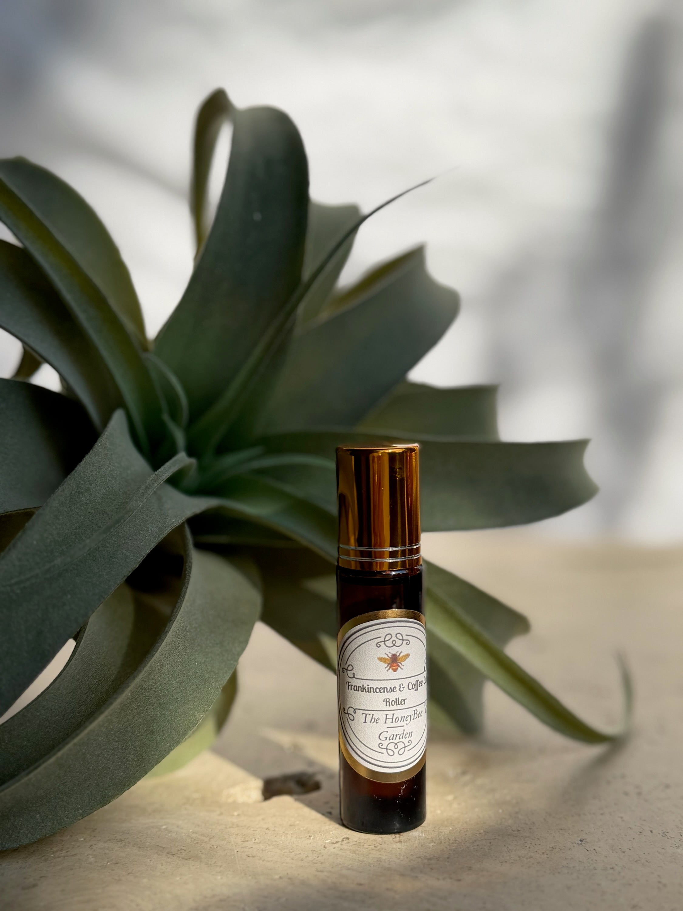 Frankincense & coffee under eye roller